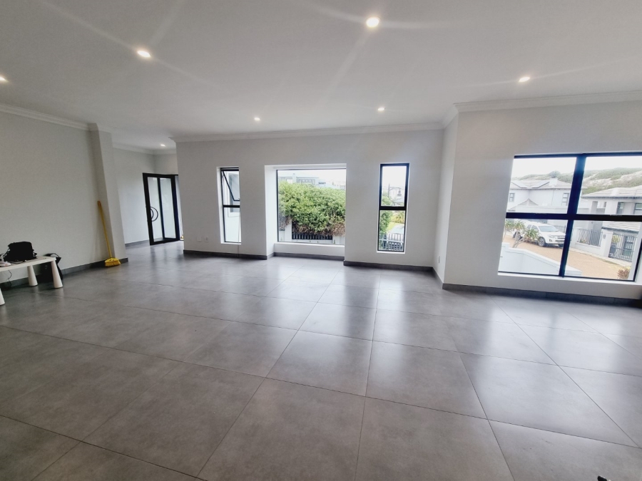 5 Bedroom Property for Sale in Sandown Western Cape